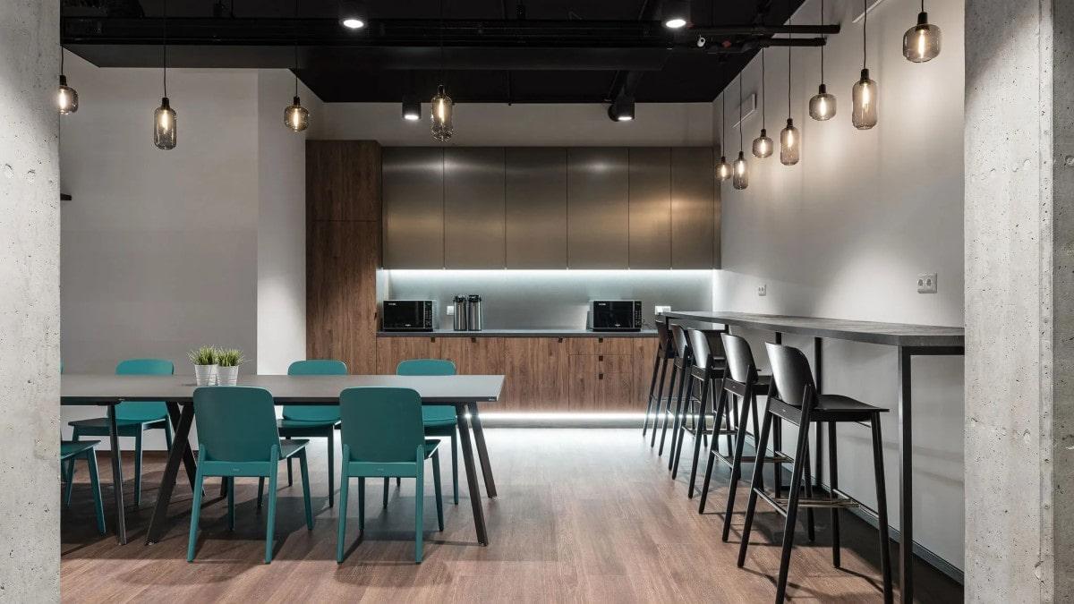 Prop H-4390 obj1-min